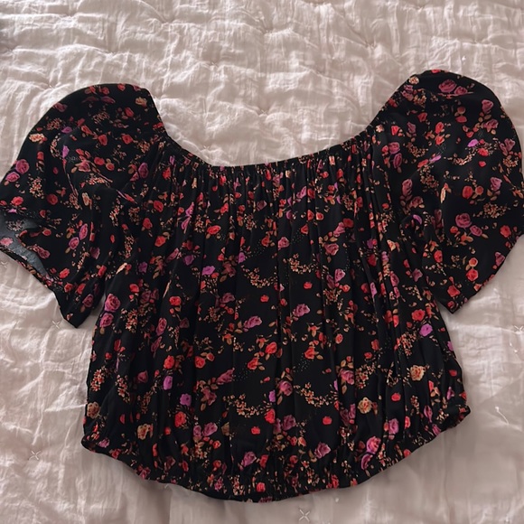 Forever 21 Tops - Forever 21 Off the Shoulder Flower Crop Top